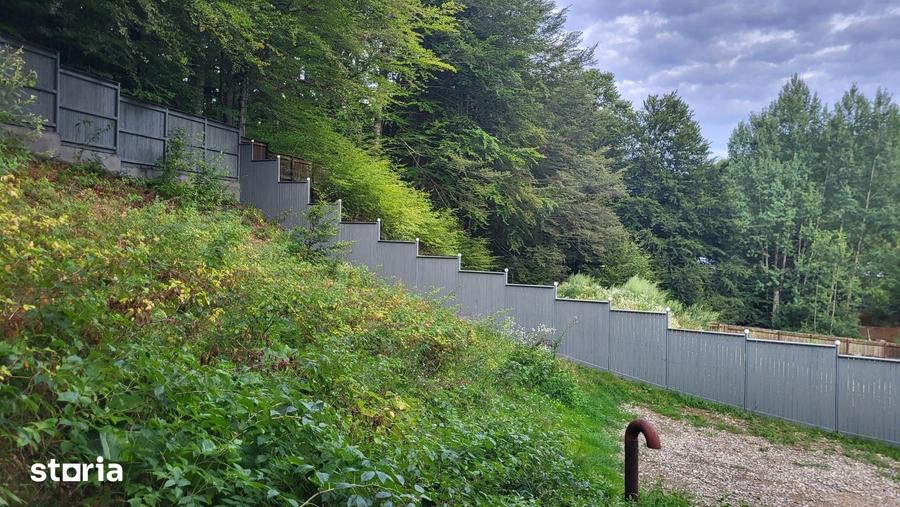 Casă cu 1 camere cu Teren 900 Mp în Măneciu