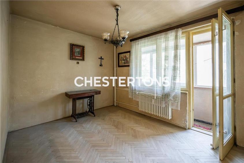 Apartament cu 3 camere semidecomandat în Gara de Nord