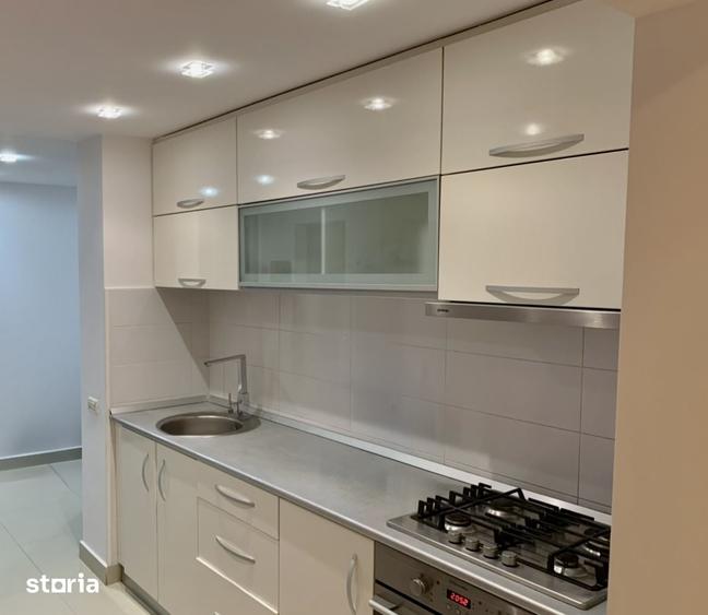 Apartament cu 3 camere decomandat în Berceni