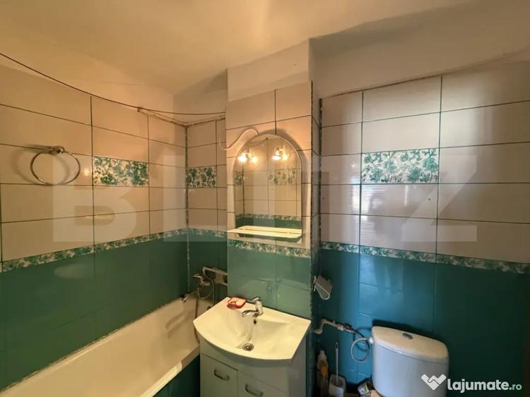 Garsonieră decomandată în Sud