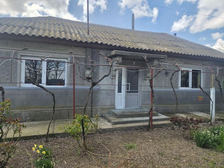 Casă cu 4 camere în Sălcioara