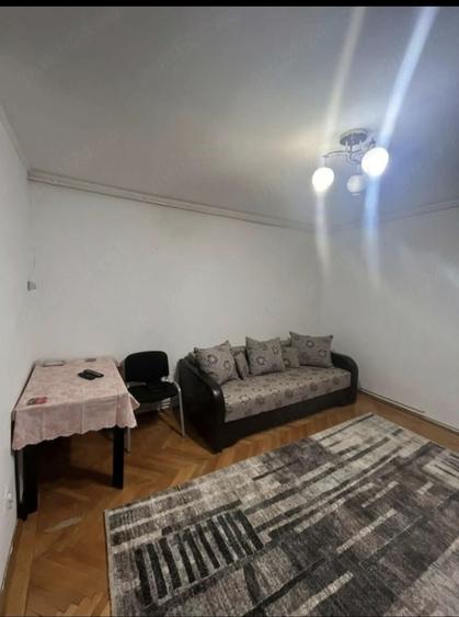 Garsonieră decomandată în Tudor — fotografia 3