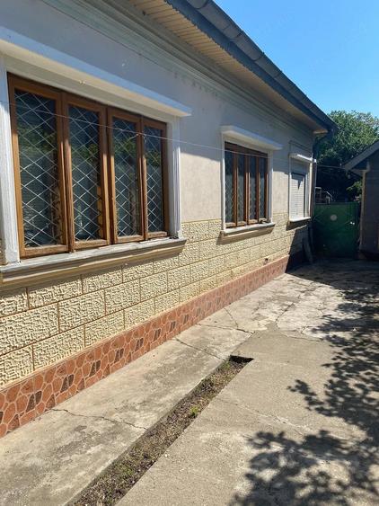 Casă cu 5 camere cu Teren 1050 Mp în Central