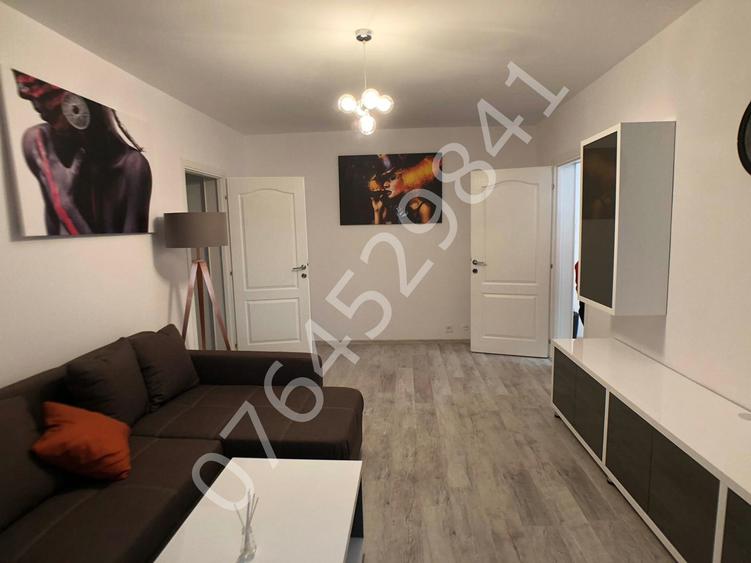 Apartament cu 3 camere semidecomandat în Iancului