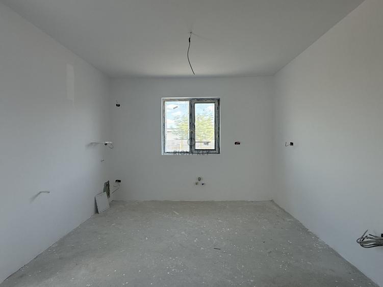 Duplex cu 3 camere cu Teren 250 Mp în Clinceni