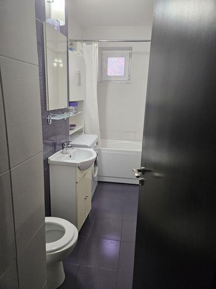Apartament cu 2 camere semidecomandat în Micro 11