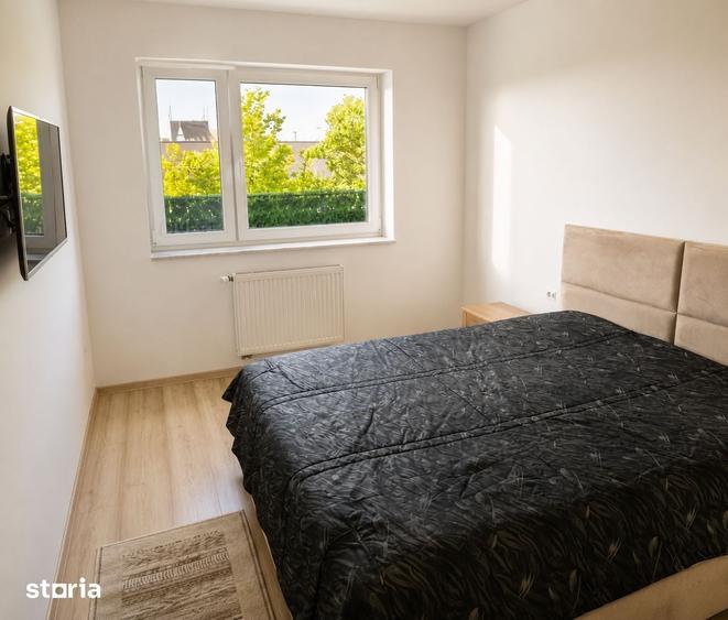 Apartament cu 2 camere decomandat în Tractorul