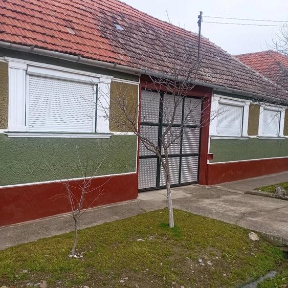 Casă cu Teren 1841 Mp în Călacea