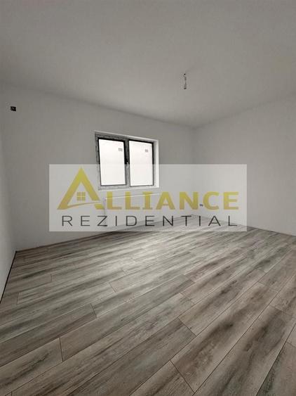 Duplex cu 4 camere decomandat cu Canalizare în Central