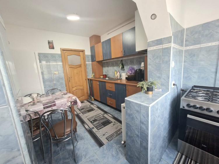 Apartament cu 2 camere decomandat, mobilat în Codlea — fotografia 3