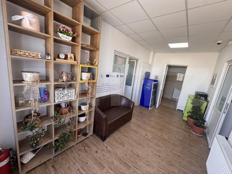 Spațiu industrial, de 390.17001342773 mp, în Exterior Est