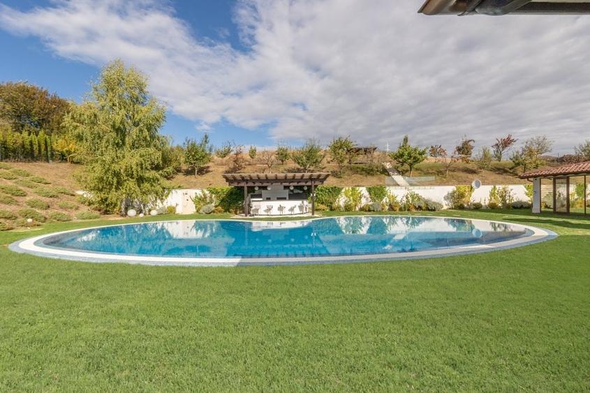 Casă individuală cu 8 camere cu Piscina în Exterior Sud
