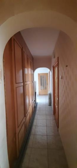 Apartament cu 3 camere decomandat în Plantelor
