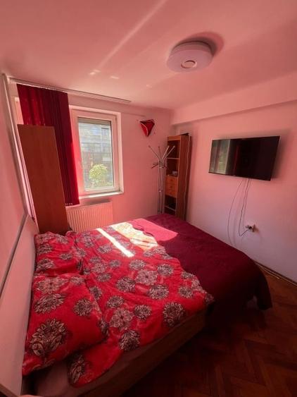 Apartament cu 2 camere semidecomandat, mobilat în Complex Studențesc