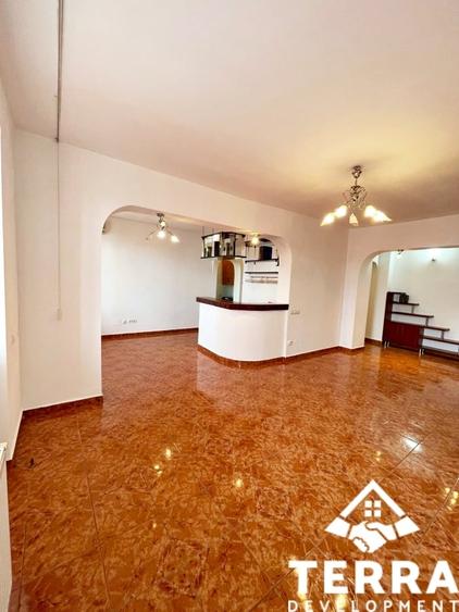 Apartament cu 4 camere, mobilat în Central