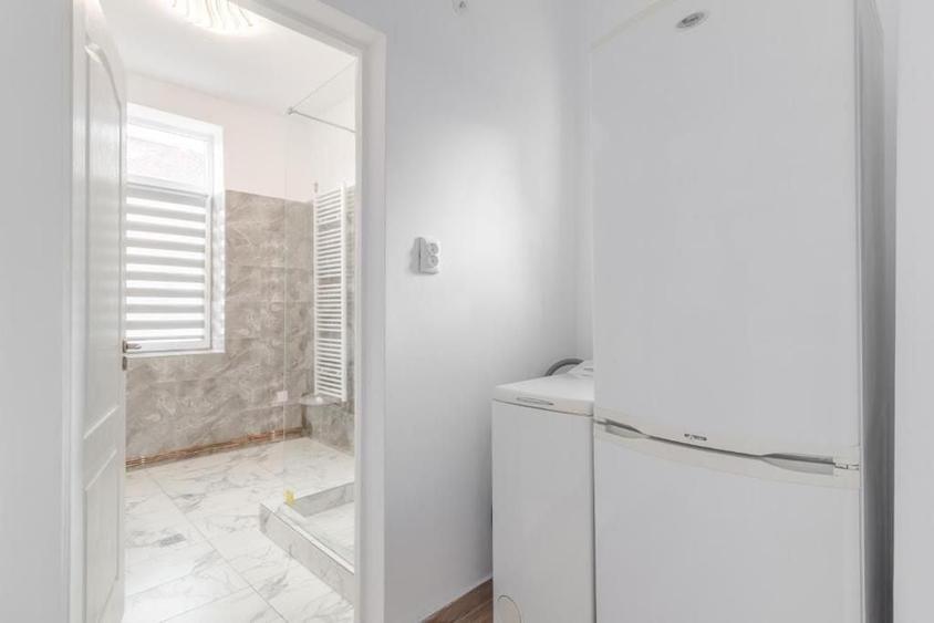 Casă individuală cu 2 camere cu Canalizare în Ultracentral