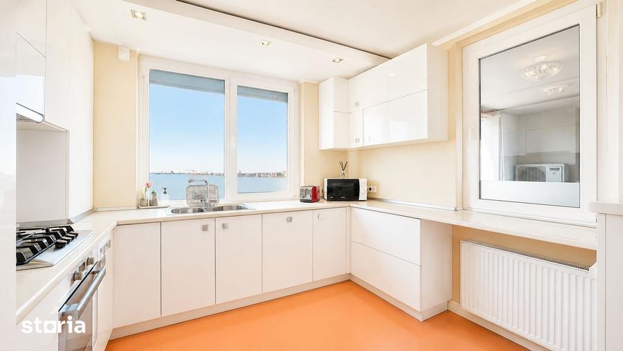 Apartament cu 3 camere în Intim