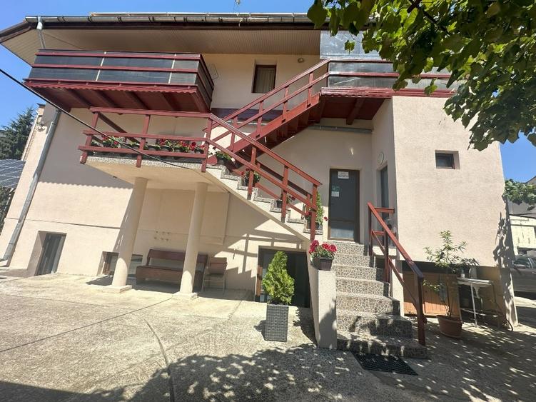 Casă individuală cu 5 camere cu Canalizare în Mărăței