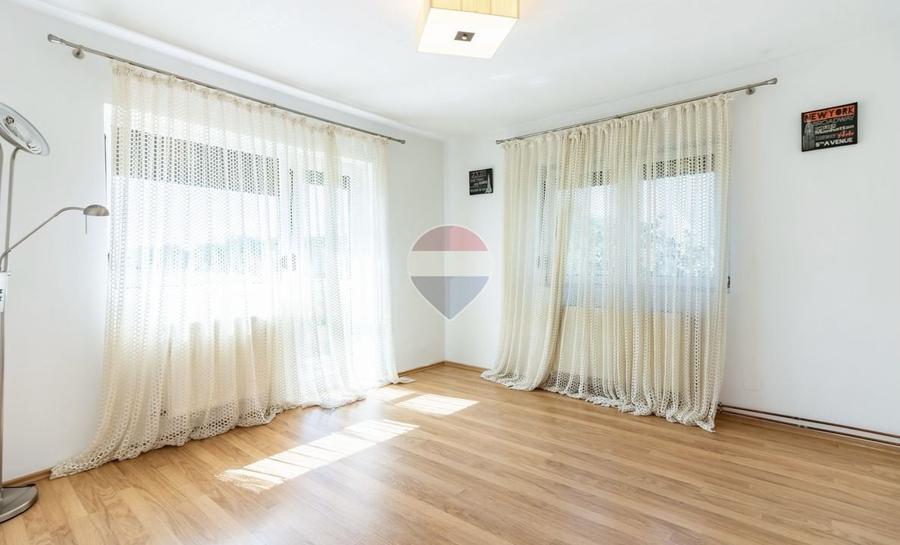 Casă individuală cu 6 camere cu Teren 238 Mp în Corbeanca