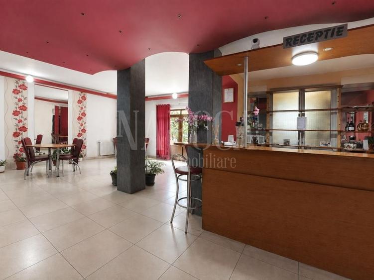 Casă individuală cu 12 camere cu Canalizare în Gruia