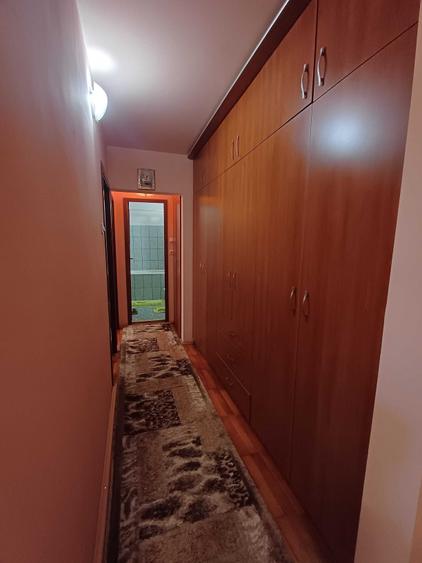 Apartament cu 3 camere decomandat în Decebal