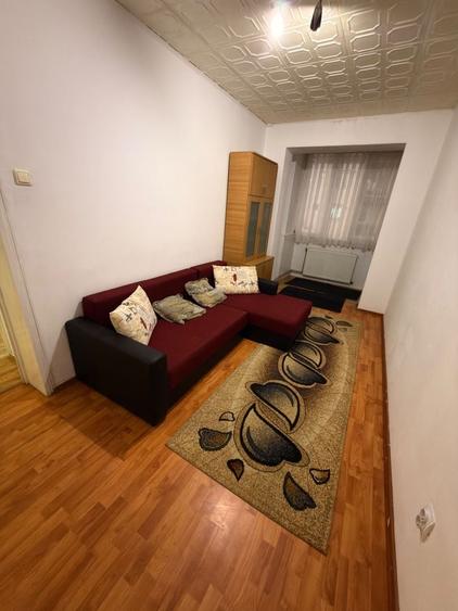 Apartament cu 3 camere decomandat, mobilat în Central