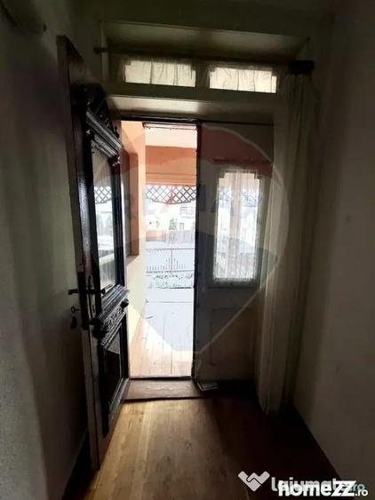 Casă cu 4 camere cu Teren 1478 Mp în Măneciu