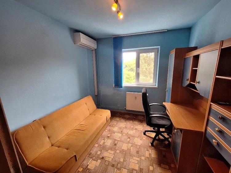 Apartament cu 3 camere semidecomandat în Circumvalațiunii