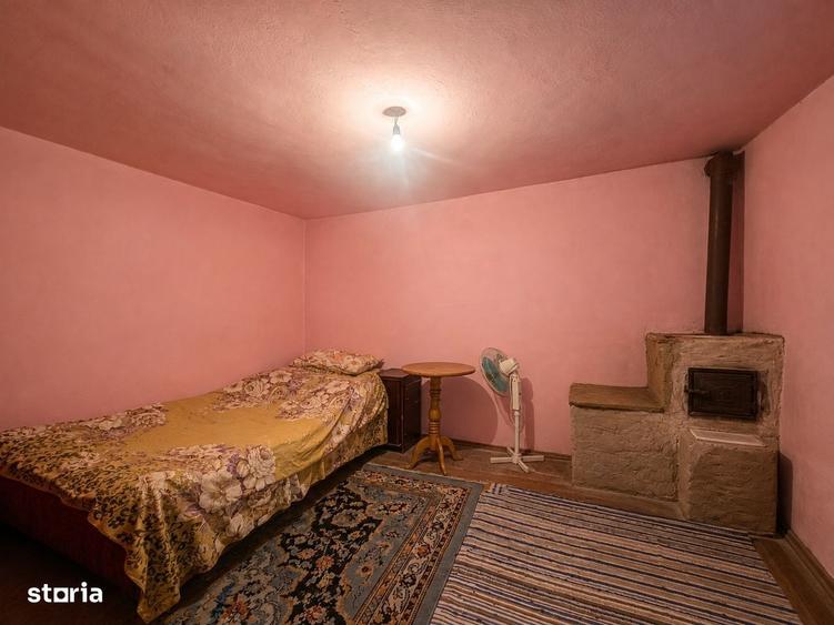 Casă cu 4 camere în Cerna