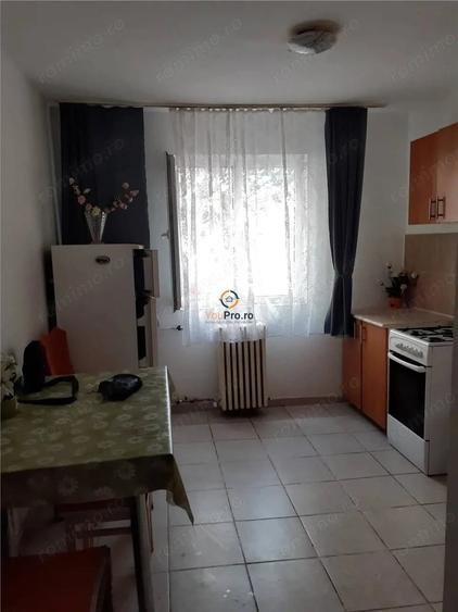 Garsonieră decomandată, mobilată în Buziașului