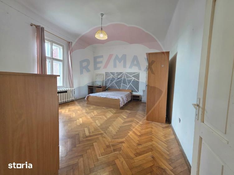 Apartament cu 3 camere decomandat în Vitrometan