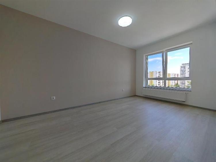 Apartament cu 2 camere decomandat în Avantgarden