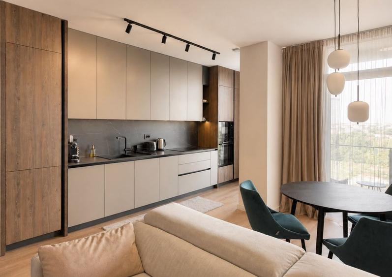 Apartament cu 2 camere decomandat, mobilat în Central