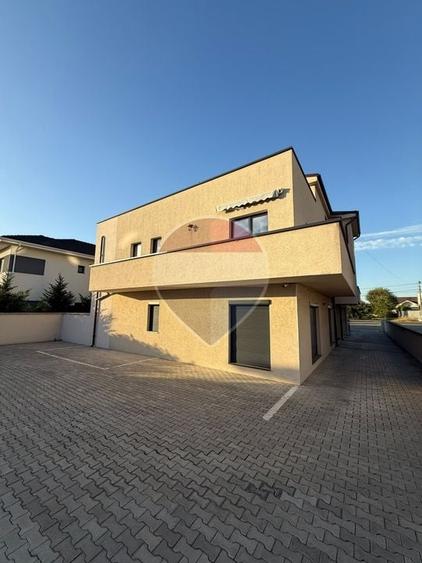 Apartament cu 3 camere decomandat, mobilat în Dumbrăvița