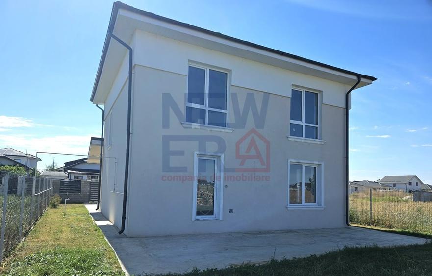 Casă individuală cu 5 camere cu Canalizare în Samurcași