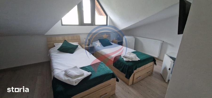 Casă cu 8 camere cu Teren 5574 Mp în Central