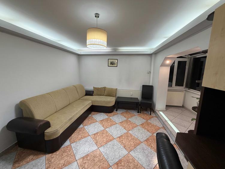 Apartament cu 2 camere decomandat în Runcu