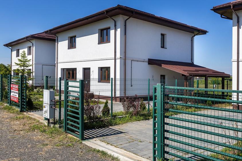 Casă individuală cu 4 camere cu Canalizare în Corbeanca