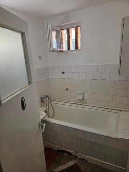 Apartament cu 3 camere, mobilat în Central