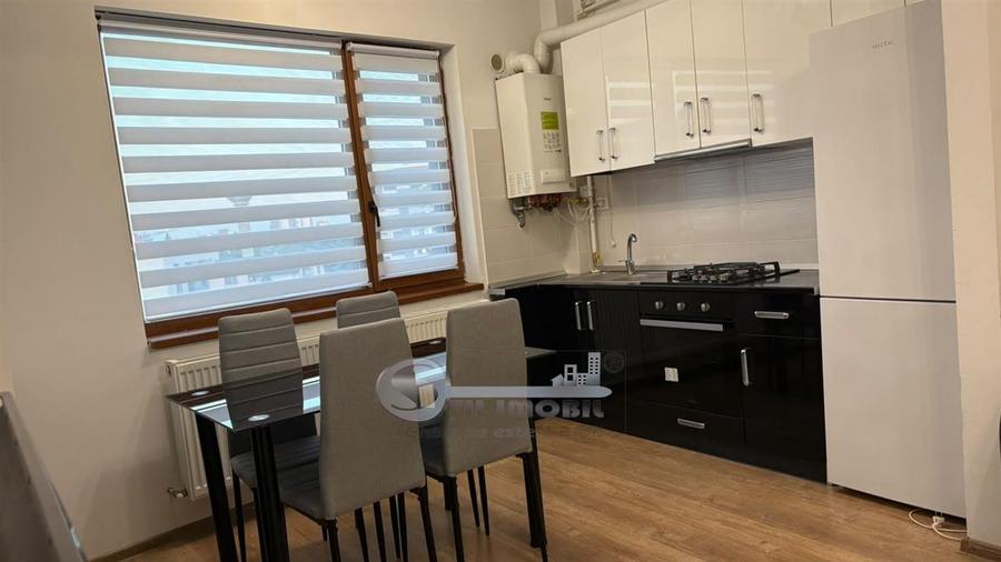 Apartament cu 2 camere semidecomandat, mobilat în Central
