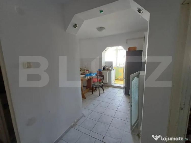 Apartament cu 3 camere decomandat în Debarcader