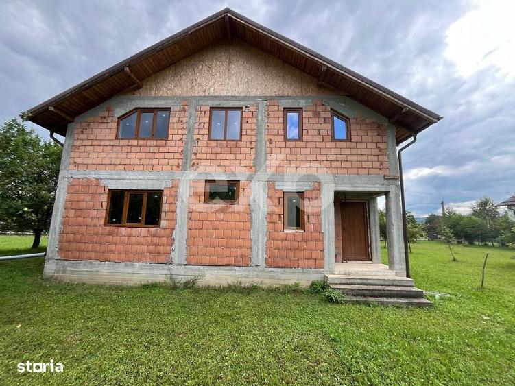 Casă cu 4 camere în Urleta