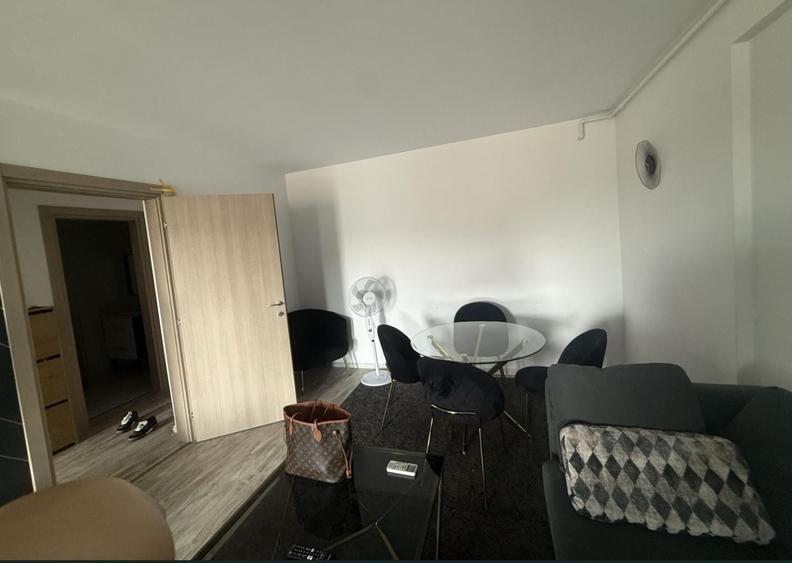 Apartament cu 2 camere semidecomandat în Timpuri Noi