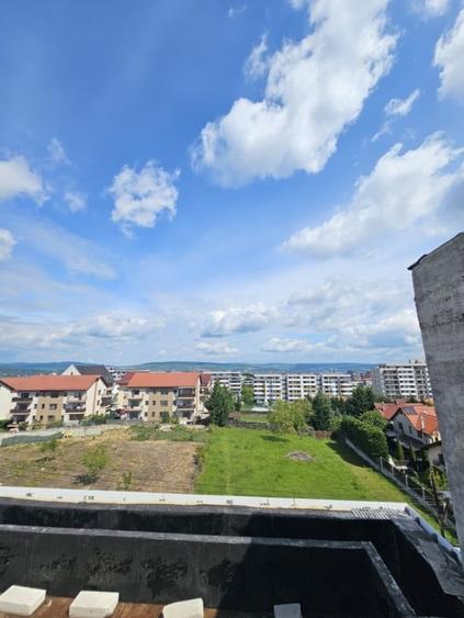 Apartament cu 3 camere decomandat în Europa