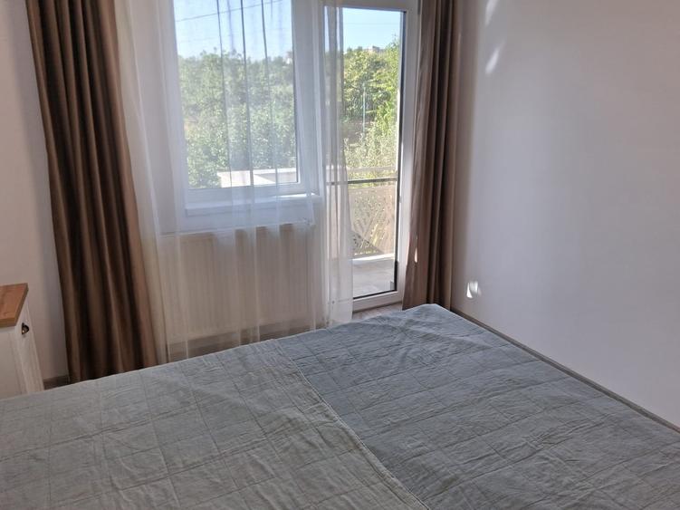 Duplex cu 4 camere cu Canalizare în Vișan