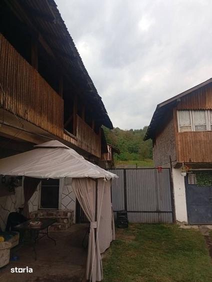 Casă cu 4 camere cu Teren 1094 Mp în Măgureni