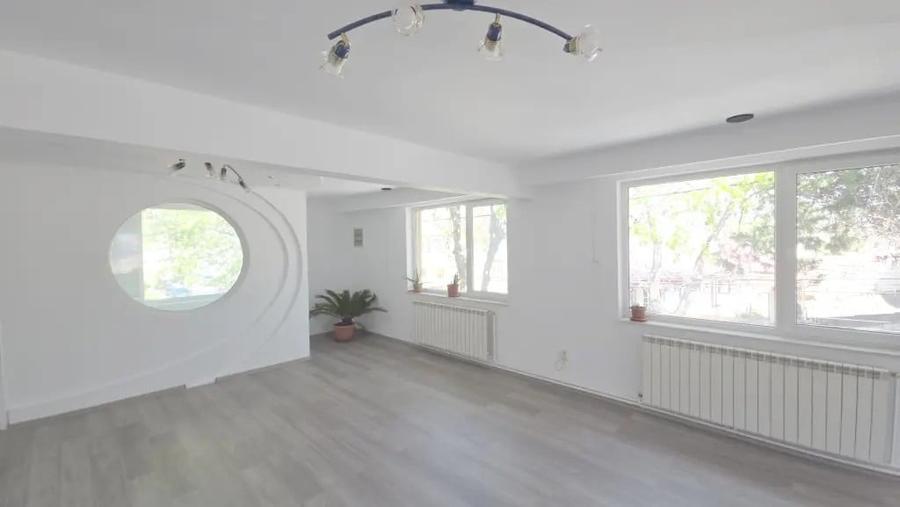 Spațiu comercial, de 92 mp, în Central