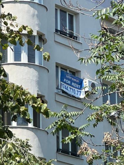 Apartament cu 3 camere decomandat, mobilat în Decebal