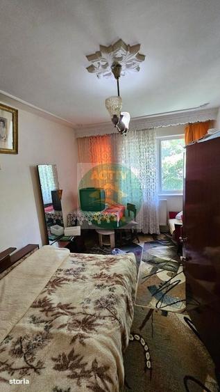 Apartament cu 3 camere decomandat în Central