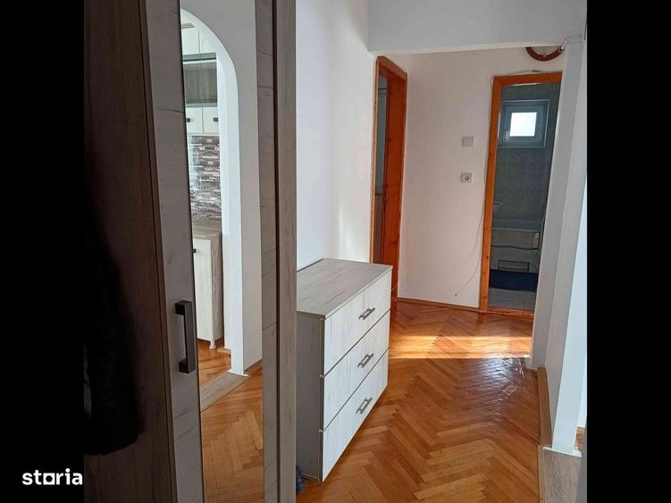 Apartament cu 2 camere decomandat în Girocului